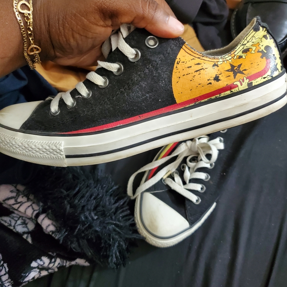 Converse - Picture 2 of 3